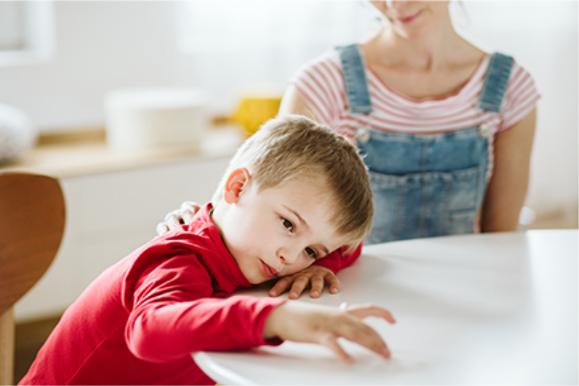 ילד לא מרוכז סובל מהפרעת קשב וריכוז ADHD 